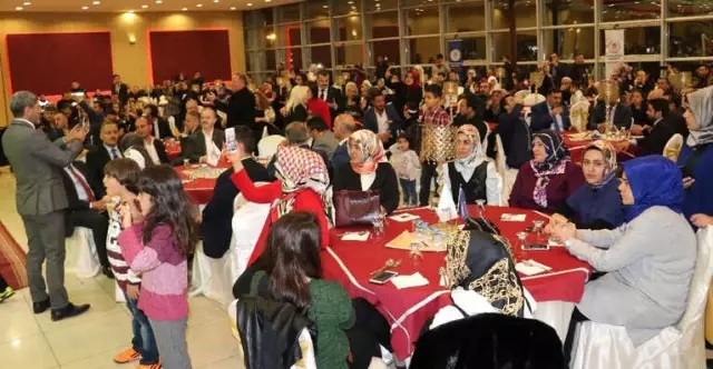 Eski AB ve Devlet Bakanı Egemen Bağış Gazi ve Şehit Aileleriyle Bir Araya Geldi Eski AB ve Devlet Bakanı Egemen Bağış Gazi ve Şehit Aileleriyle Bir Araya Geldi