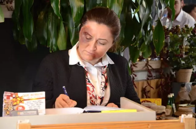 Restauranta Girenler Çalışanların Halini Görünce Şaşırdı Kaldı Restauranta Girenler Çalışanların Halini Görünce Şaşırdı Kaldı