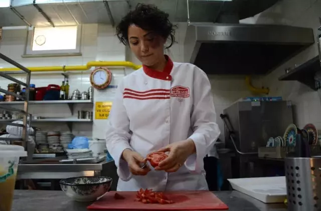 Restauranta Girenler Çalışanların Halini Görünce Şaşırdı Kaldı Restauranta Girenler Çalışanların Halini Görünce Şaşırdı Kaldı