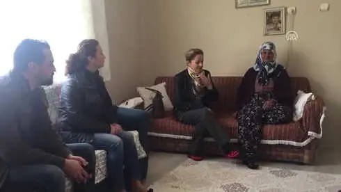 AK Parti Tire Kadın Kolları, Tire'deki Şehitlerin Annelerini Ziyaret Etti AK Parti Tire Kadın Kolları, Tire'deki Şehitlerin Annelerini Ziyaret Etti