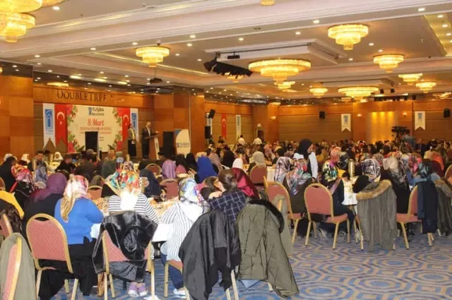 Tuşba Belediyesinden 'Kadınlar Günü' Programı Tuşba Belediyesinden 'Kadınlar Günü' Programı