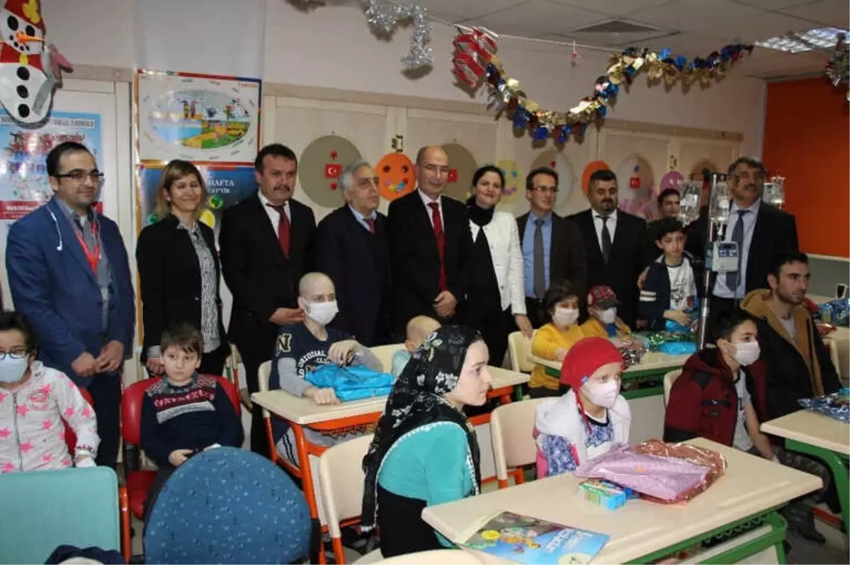Hematoloji Hastası Öğrencilerin Yüzünü Güldüren Etkinlik