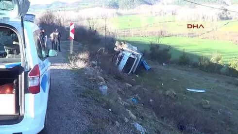Kahramanmaraş Hayvan Yüklü Kamyonet Şarampole Yuvarlandı 2 Yaralı Kahramanmaraş Hayvan Yüklü Kamyonet Şarampole Yuvarlandı 2 Yaralı