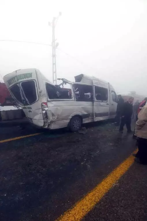 Kastamonu'da Sisten Göz Gözü Görmedi Zincirleme Kazada 12 Kişi Yaralandı Kastamonu'da Sisten Göz Gözü Görmedi Zincirleme Kazada 12 Kişi Yaralandı