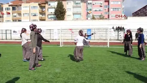 Şalvarspor Dostluk Maçı İçin Sahalara Döndü Şalvarspor Dostluk Maçı İçin Sahalara Döndü