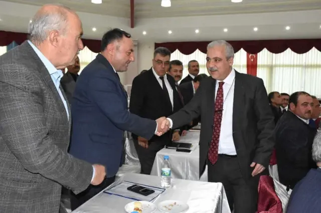 Vali Güvençer, Saruhanlılı Muhtarları Dinledi Vali Güvençer, Saruhanlılı Muhtarları Dinledi