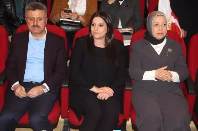 Bakan Sarıeroğlu: 'Kadınların İş Gücüne Katılma Oranı Yüzde 33,8'e Yükseldi' Bakan Sarıeroğlu: 'Kadınların İş Gücüne Katılma Oranı Yüzde 33,8'e Yükseldi'