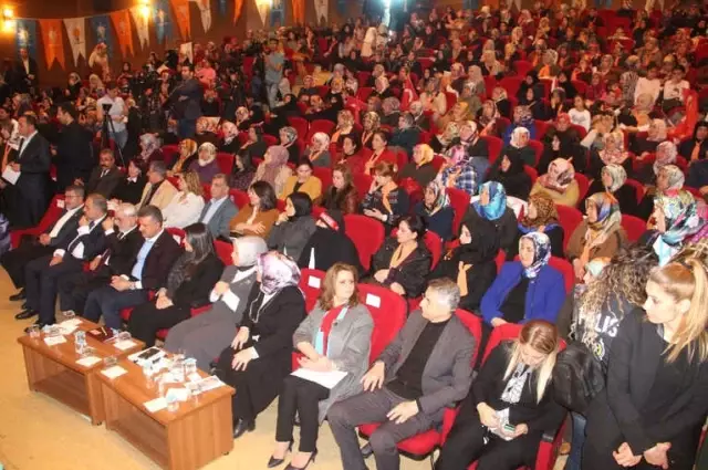 Bakan Sarıeroğlu: 'Kadınların İş Gücüne Katılma Oranı Yüzde 33,8'e Yükseldi' Bakan Sarıeroğlu: 'Kadınların İş Gücüne Katılma Oranı Yüzde 33,8'e Yükseldi'