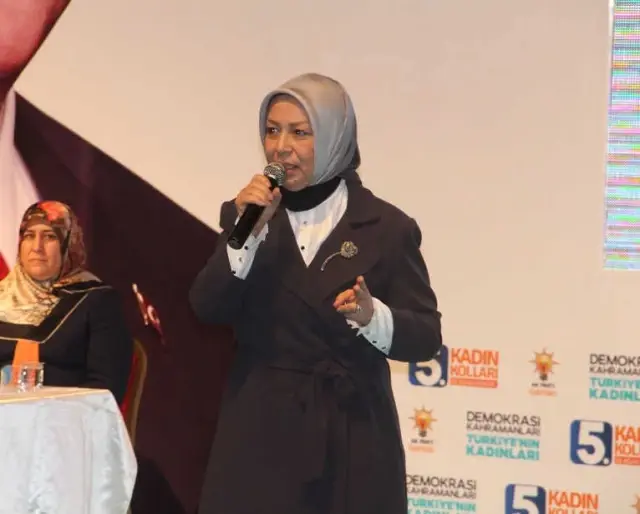 Bakan Sarıeroğlu: 'Kadınların İş Gücüne Katılma Oranı Yüzde 33,8'e Yükseldi' Bakan Sarıeroğlu: 'Kadınların İş Gücüne Katılma Oranı Yüzde 33,8'e Yükseldi'