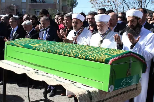 Başkan Ergin, Son Yolculuğuna Uğurlandı Başkan Ergin, Son Yolculuğuna Uğurlandı