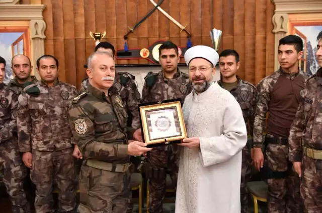 Diyanet İşleri Başkanı Erbaş, Pöh Şube Müdürlüğünü Ziyaret Etti Diyanet İşleri Başkanı Erbaş, Pöh Şube Müdürlüğünü Ziyaret Etti