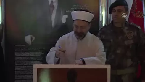 Diyanet İşleri Başkanı Erbaş, Polis Özel Harekat Şube Müdürlüğü'nü Ziyaret Etti Diyanet İşleri Başkanı Erbaş, Polis Özel Harekat Şube Müdürlüğü'nü Ziyaret Etti
