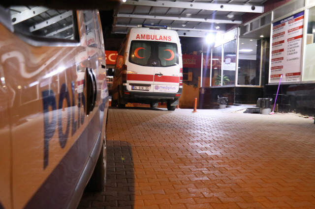 Doktoru Dövüp, Zorla Ambulanstaki Hasta Annesine Refakat Ettirdi
