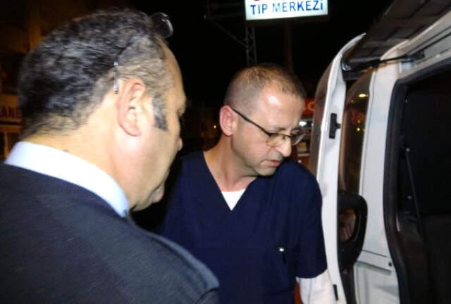 Doktoru Dövüp, Zorla Ambulanstaki Hasta Annesine Refakat Ettirdi