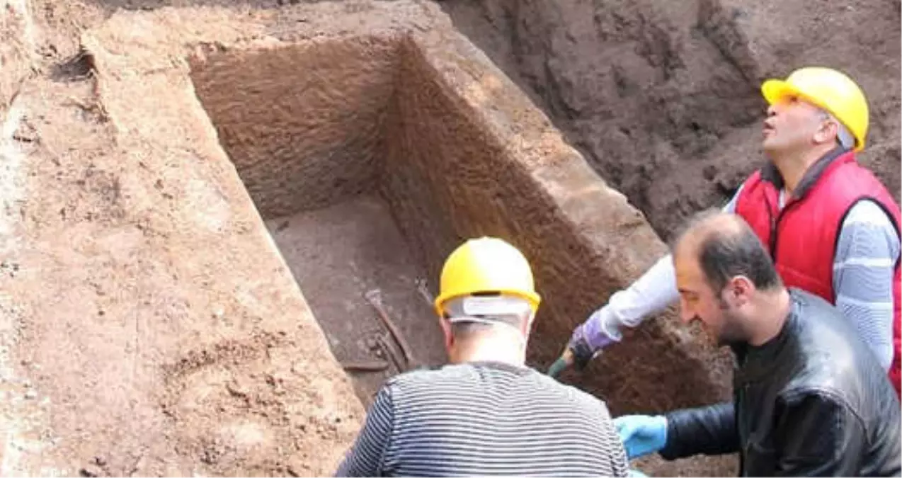 Kayseri'de Bulunan Roma Dönemi'ne Ait Lahit, Aile Mezarı Çıktı