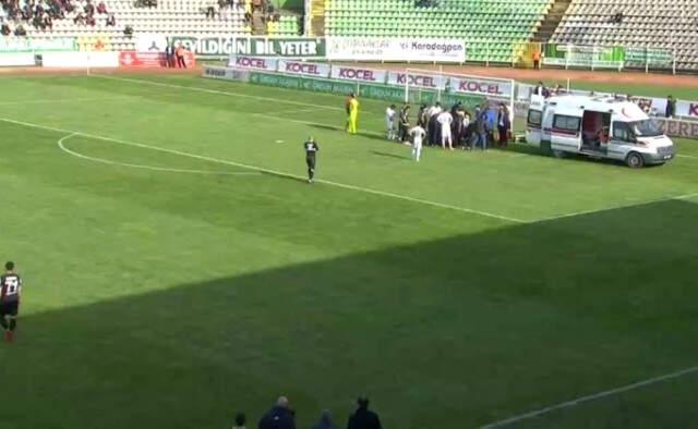Adana Demirsporlu Sezer Özmen'in Ayağı Kırıldı