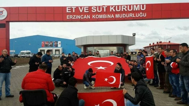 Erzincan Et ve Süt Kurumu Çalışanları İstihkaklarını Mehmetçiğe