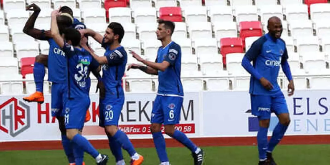 Kasımpaşa Son Dakika Golleriyle Gülüyor