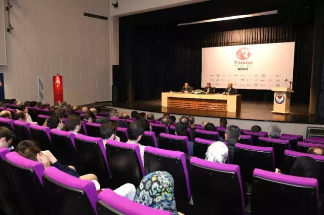 Türkiye Gazetesi Yazarları Trabzon'da Okuyucularıyla Buluştu Türkiye Gazetesi Yazarları Trabzon'da Okuyucularıyla Buluştu