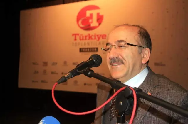 Türkiye Gazetesi Yazarları Trabzon'da Okuyucularıyla Buluştu Türkiye Gazetesi Yazarları Trabzon'da Okuyucularıyla Buluştu