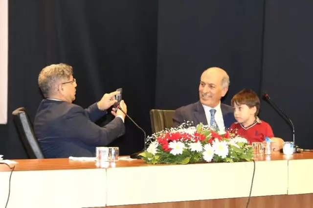 Türkiye Gazetesi Yazarları Trabzon'da Okuyucularıyla Buluştu Türkiye Gazetesi Yazarları Trabzon'da Okuyucularıyla Buluştu