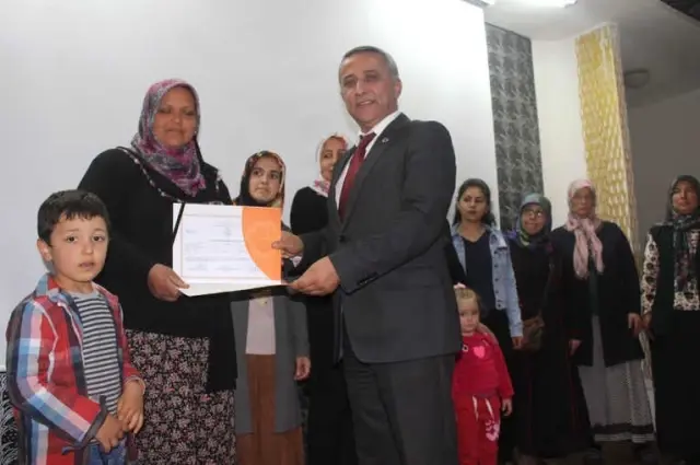 Besi Sığırcılığı ve Meyve Ağaçlarında Budama Kursiyerleri Sertifikalarını Aldı