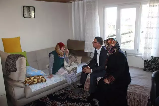Başkan Duymuş'tan Hasta ve Yaşlılara Ziyaret