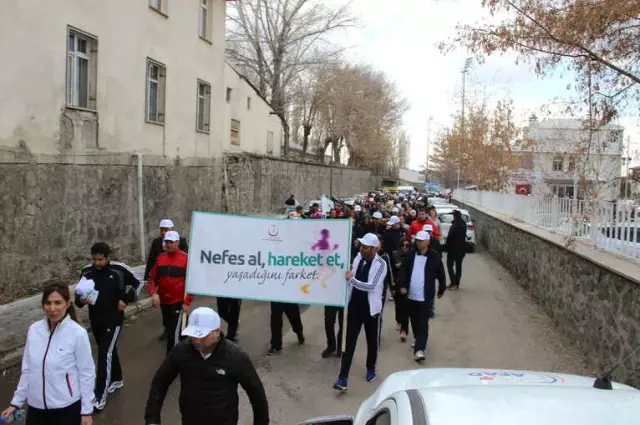 Erzurum'da 'Sağlık İçin Birlikte 10 Bin Adım' Yürüyüşü
