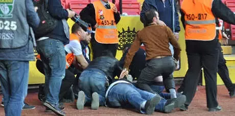 Eskişehirspor İdari Asbaşkanı Altan Begiter Maç Sırasında Rahatsızlandı!