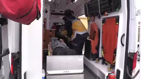 İki Öğrenci Servisi Çarpıştı: 15 Yaralı İki Öğrenci Servisi Çarpıştı: 15 Yaralı