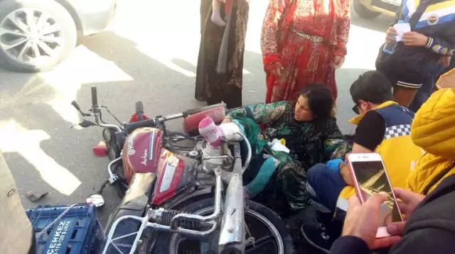 Motosikletin Çarptığı Kadının Ayağına Fren Pedalı Saplandı