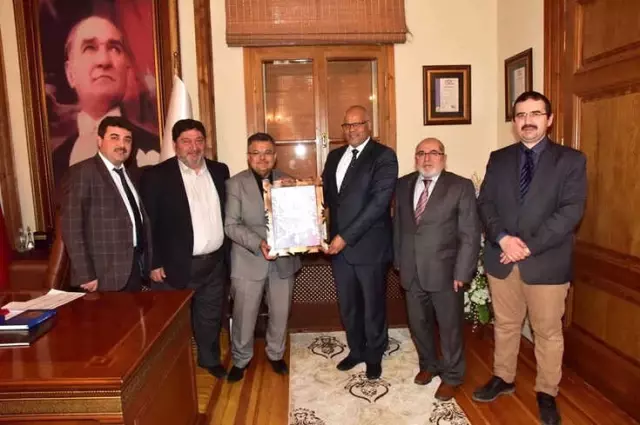 Türk-Arap Araştırma ve Strateji Enstitüsü Başkanı Bilecik'te