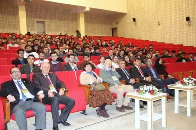 7 Aralık Üniversitesi'de Malzeme Şenliği