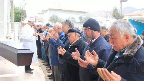 Gömdüğünüz Halis Amca Değil, Çıkarın'