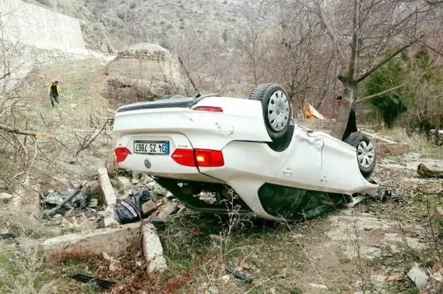 Gümüşhane'de Trafik Kazası: 3 Yaralı Gümüşhane'de Trafik Kazası: 3 Yaralı