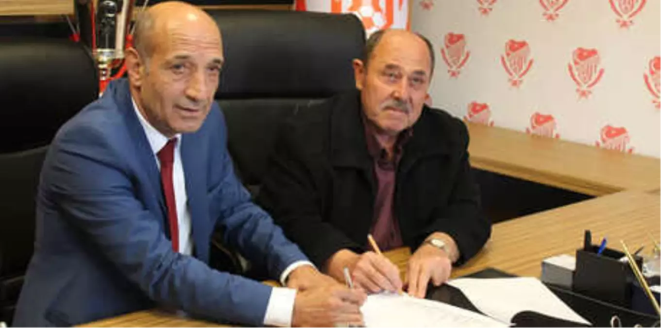 Gümüşhanespor, Ziya Doğan'la 2 Yıllık Sözleşme İmzaladı