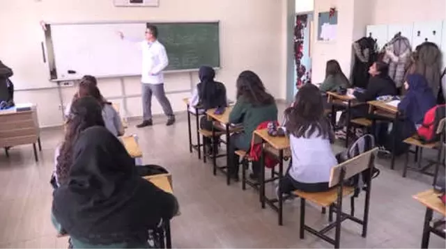 Arkadaşlarım konulu bir deneme yazıyoruz Arkadaşlarım konulu bir deneme yazıyoruz