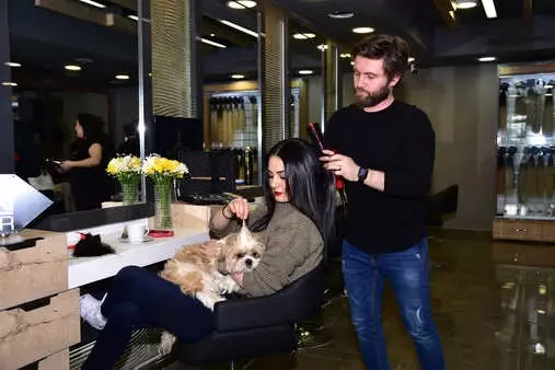 Özlem Yılmaz Kanser Savaşçıları İçin Saçını Bağışladı
