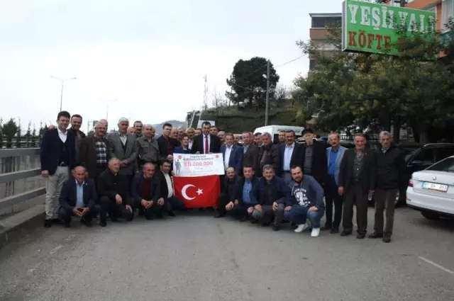 Vakfıkebir'den Mehmetçik'e 11 Bin TL Bağış Vakfıkebir'den Mehmetçik'e 11 Bin TL Bağış
