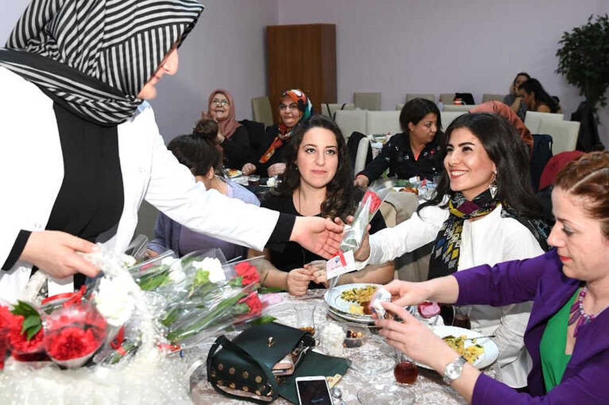 Ankara Büyükşehir'den Sığınma Evlerinde Kalan Kadınlara Moral