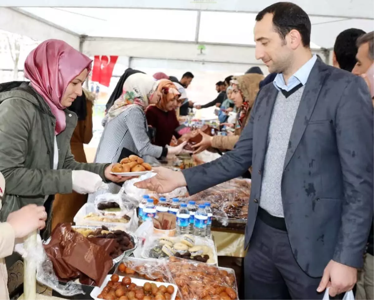 Gaün Öğrencilerinden Mehmetçik Vakfı ve Doğu Guta Halkı Kermes Düzenledi