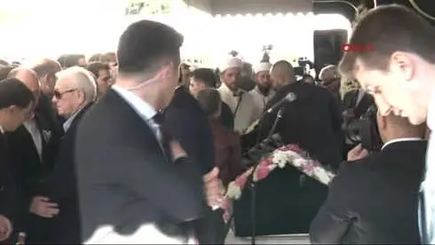 Mina Başaran ve 2 Arkadaşı Son Yolculuklarına Uğurlanıyor Mina Başaran ve 2 Arkadaşı Son Yolculuklarına Uğurlanıyor