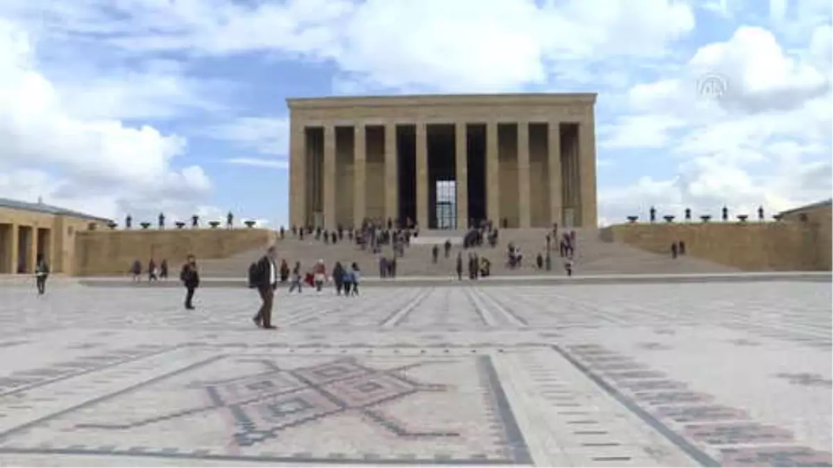 Mke Çalışanlarından Kuruluş Yıl Dönümünde Anıtkabir'i Ziyaret