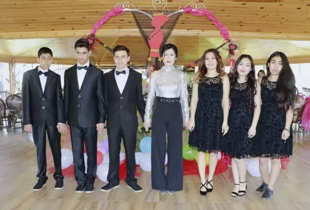 Özel Sporcular ve Anneleri Yemekte Buluştu Özel Sporcular ve Anneleri Yemekte Buluştu