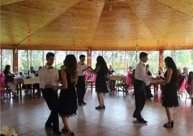 Özel Sporcular ve Anneleri Yemekte Buluştu Özel Sporcular ve Anneleri Yemekte Buluştu