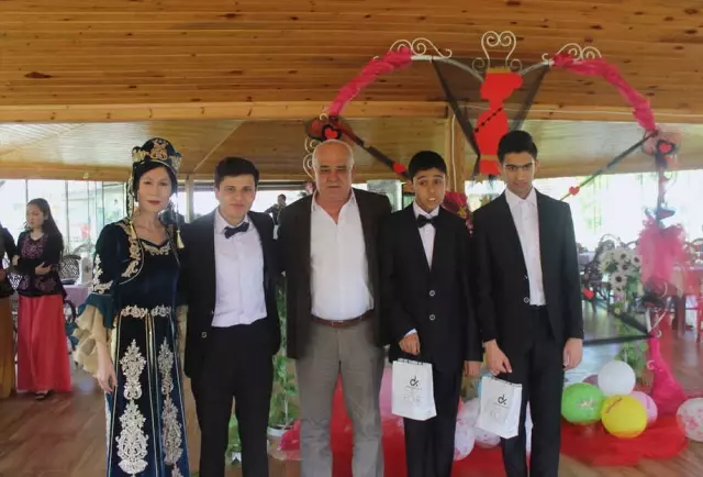 Özel Sporcular ve Anneleri Yemekte Buluştu Özel Sporcular ve Anneleri Yemekte Buluştu
