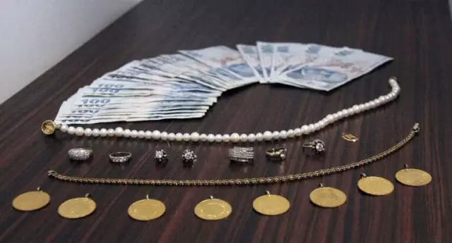 Sahte Polisler Gerçek Polislerden Kaçamadı