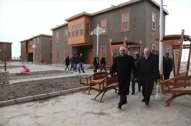 Vali Zorluoğlu, Tuşba Belediyesinin Mega Projelerini İnceledi Vali Zorluoğlu, Tuşba Belediyesinin Mega Projelerini İnceledi