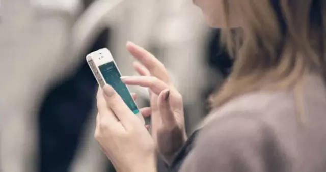 20 Saat Cep Telefonuna Bakan Kadın Ölümden Döndü