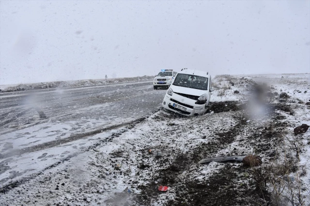 Kars Ta Trafik Kazası 1 Yaralı Haberi Fotografı Fotografları